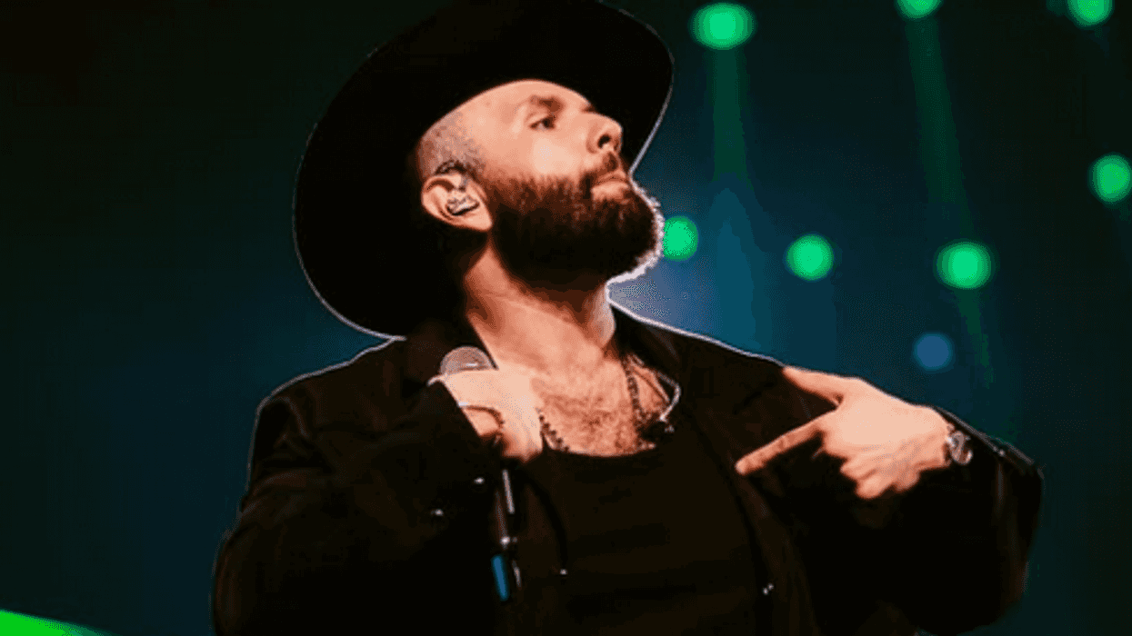 Carín León reflexiona sobre su existencia y los excesos: “hubo de todo en mi vida”.