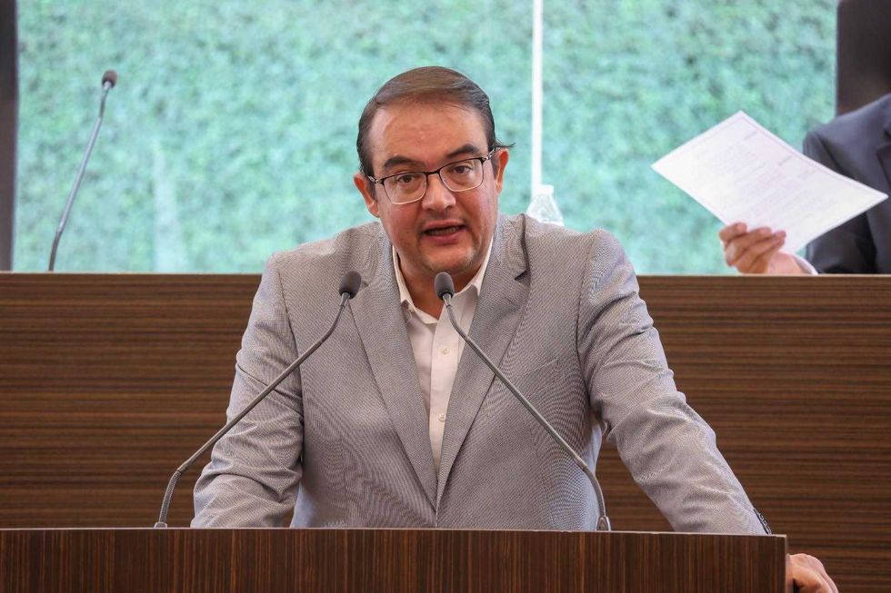 Carlos Alfredo de los Cobos rinde protesta como fiscal anticorrupci\u00f3n ante el Pleno de Quer\u00e9taro.