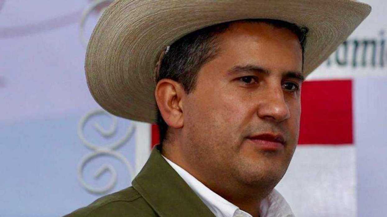 Carlos Manzo, alcalde de Uruapan asesinado el 1 de noviembre durante celebraciones de Día de Muertos. Su muerte revela vulnerabilidades en seguridad pública de la región aguacatera de Michoacán.