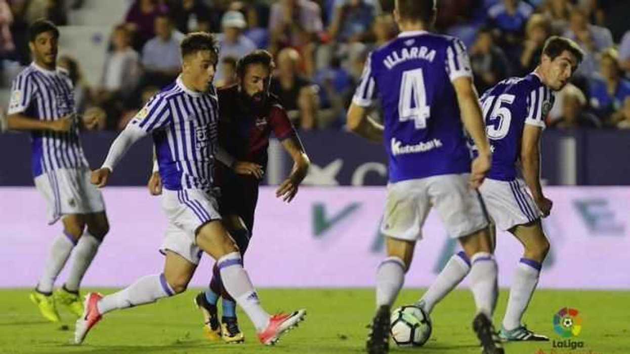 carlos-vela-titular-real-sociedad-sufre-segunda-derrota