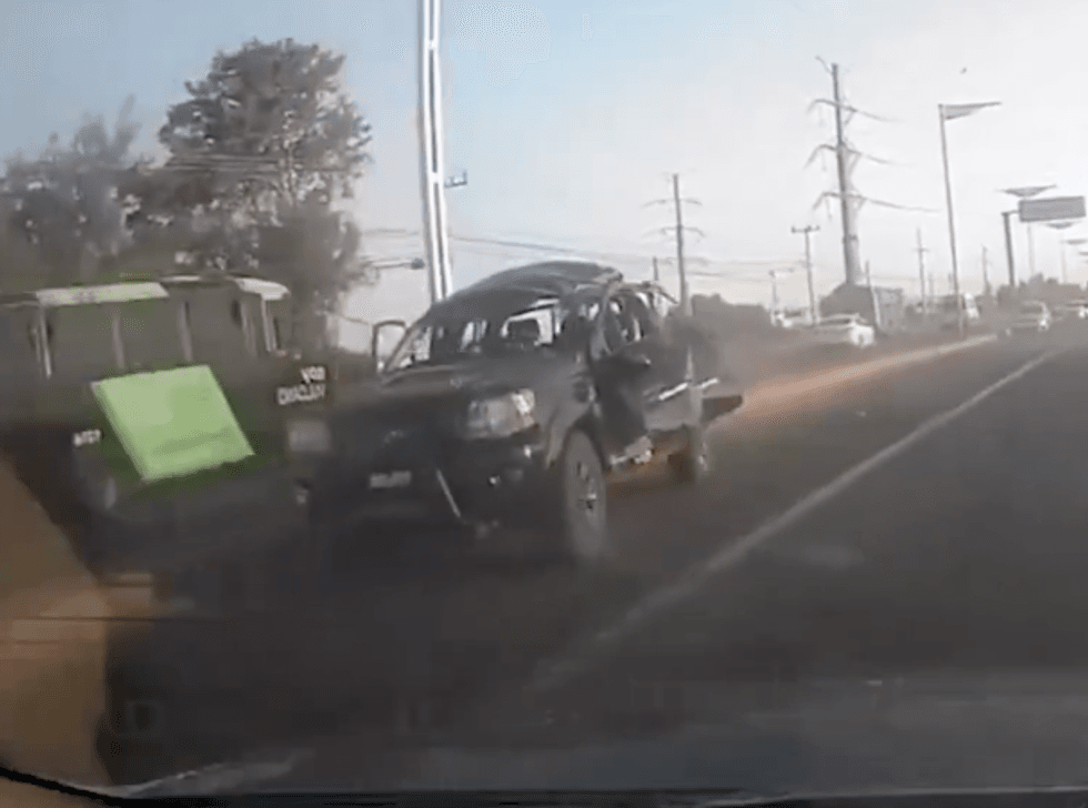 Carretera M\u00e9xico-Pachuca en Tec\u00e1mac donde explot\u00f3 una camioneta con dos tripulantes originarios de Sinaloa