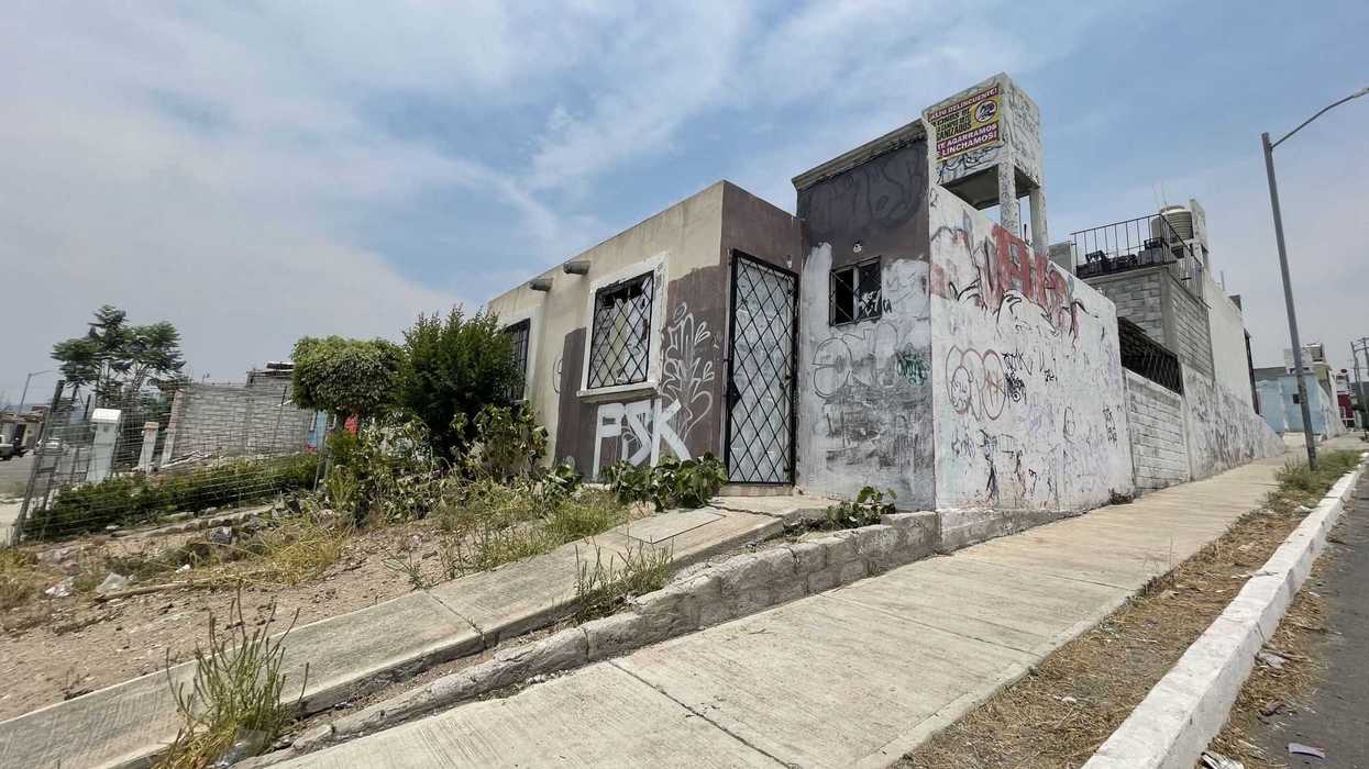 Casas abandonadas, refugio delincuencial y de adictos en Villas Fundadores, de San Juan del Río.
