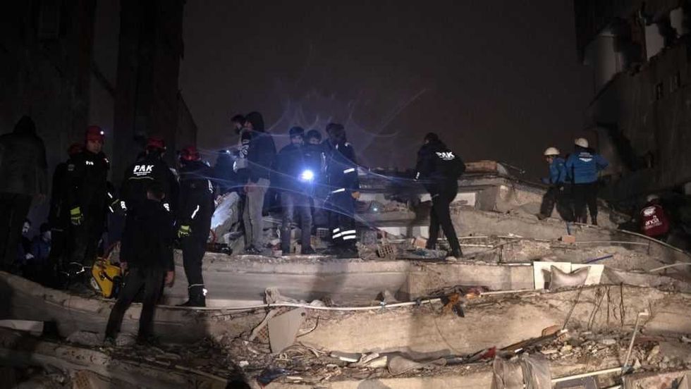 Casi 1.800 muertos por el sismo: al menos 1.014 en Turquía y 785 en Siria. EFE/EPA/REFIK TEKIN.