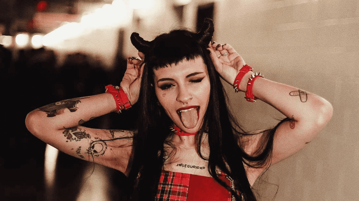 Cazzu lanza su nuevo tema "Dolce", un corrido tumbado con especial dedicatoria.