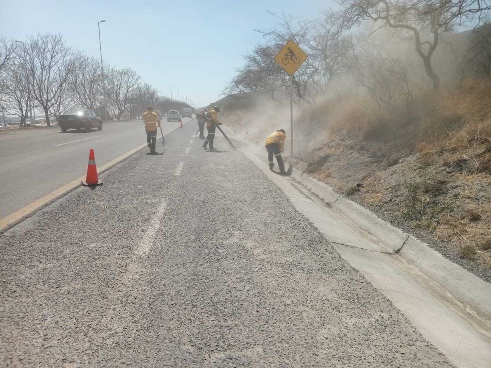 CEI realiza en Querétaro mantenimiento de Circuito Universidades.