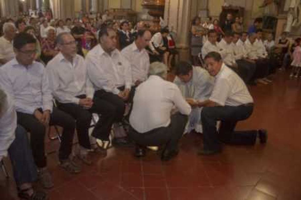 celebran jueves santo en parroquia san juan bautista 6