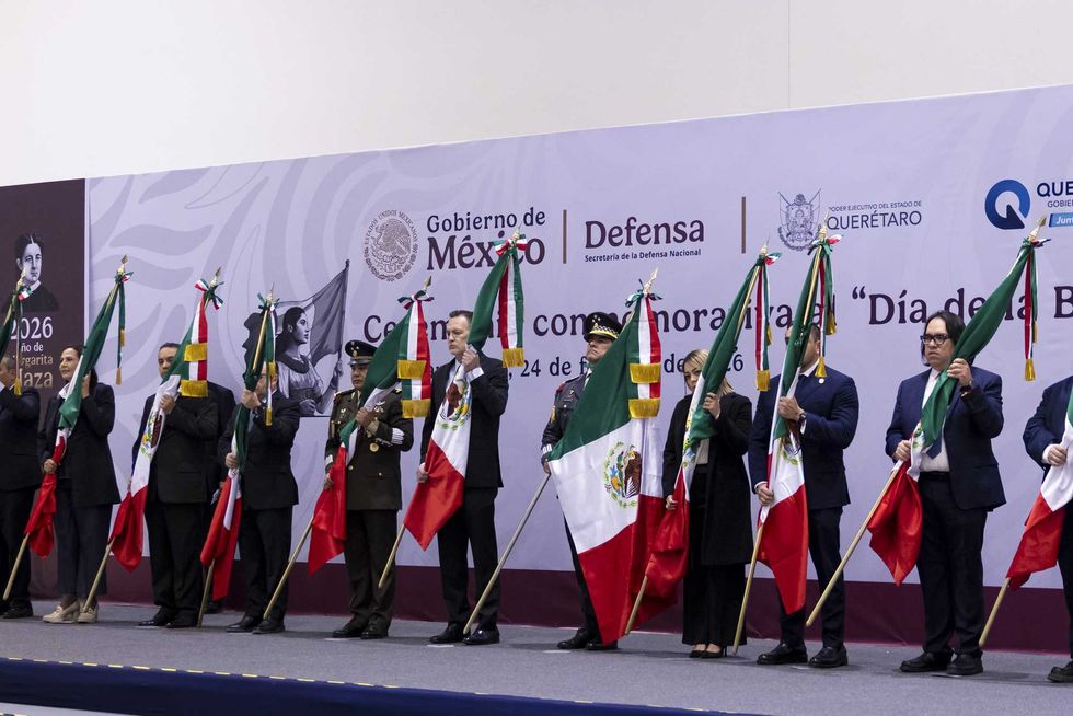 Ceremonia de abanderamiento de escoltas por CCV aniversario del D\u00eda de la Bandera en Quer\u00e9taro Centro de Congresos