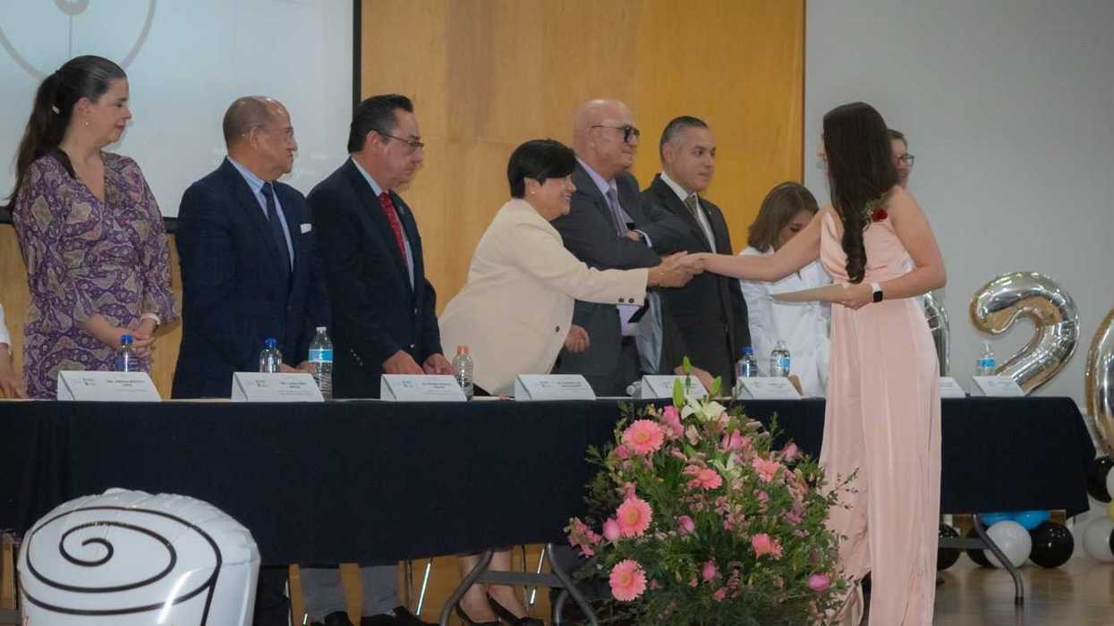 Ceremonia de egreso de 28 médicos especialistas del Hospital del Niño y la Mujer Dr. Felipe Núñez Lara en Querétaro