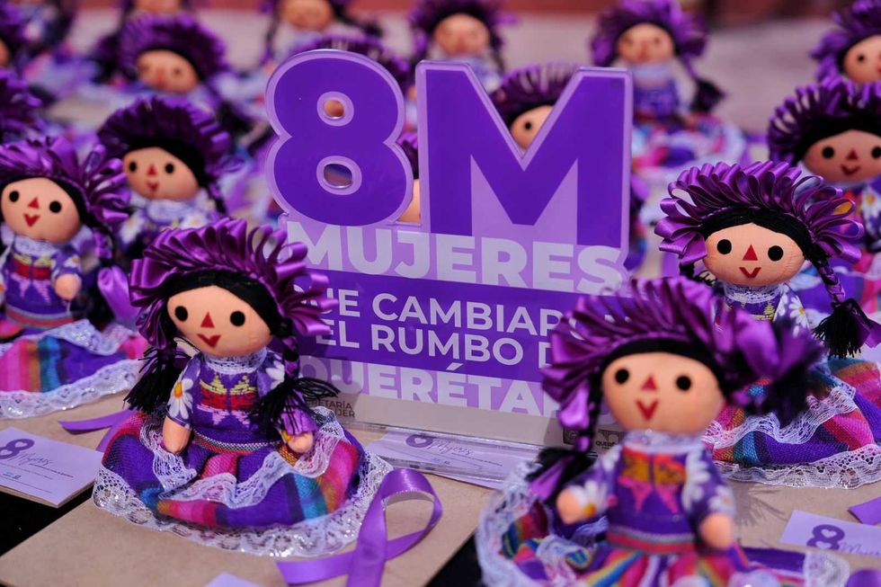 Ceremonia de reconocimiento a mujeres destacadas en el municipio de Quer\u00e9taro durante la segunda edici\u00f3n del premio 8 Mujeres que Cambiaron el Rumbo