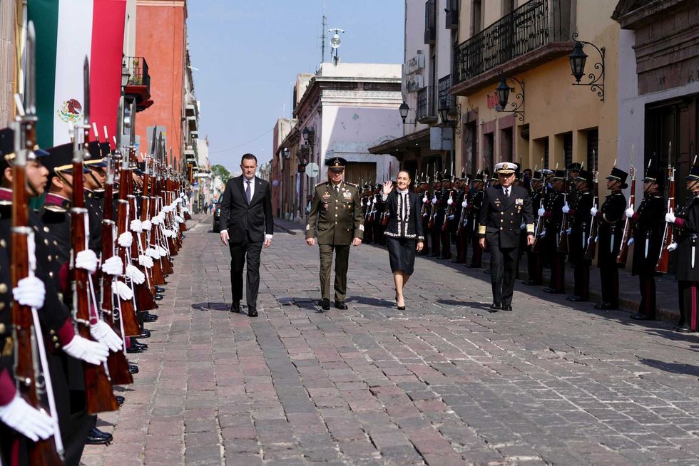 Ceremonia del 109 aniversario de la Constituci\u00f3n de 1917 en el Teatro de la Rep\u00fablica de Quer\u00e9taro con la presidenta Sheinbaum