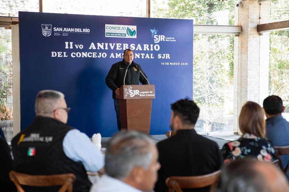 Ceremonia del 11 aniversario del Concejo Ambiental de San Juan del R\u00edo con autoridades municipales