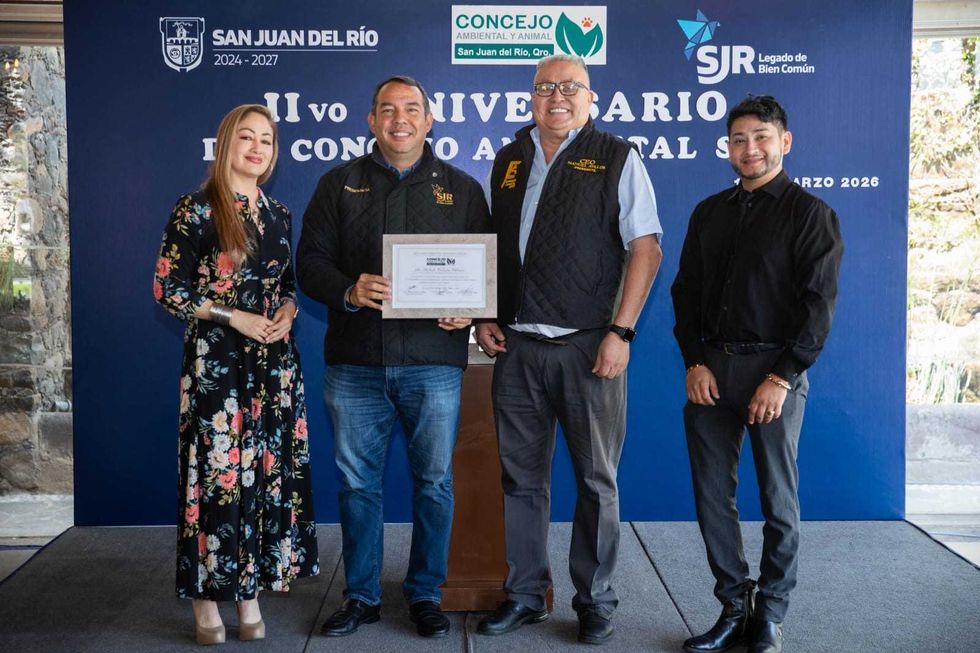 Ceremonia del 11 aniversario del Concejo Ambiental de San Juan del R\u00edo con autoridades municipales
