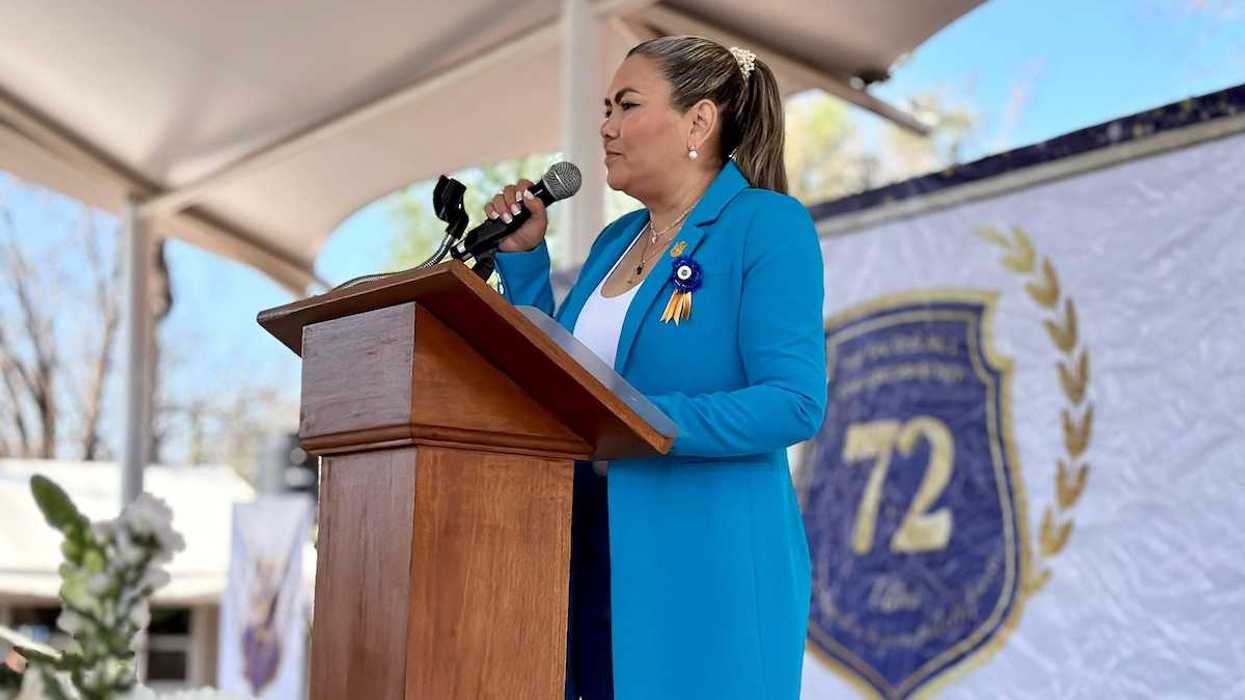 Ceremonia del 72 aniversario de la secundaria Constitución de 1917 en Querétaro con autoridades de USEBEQ