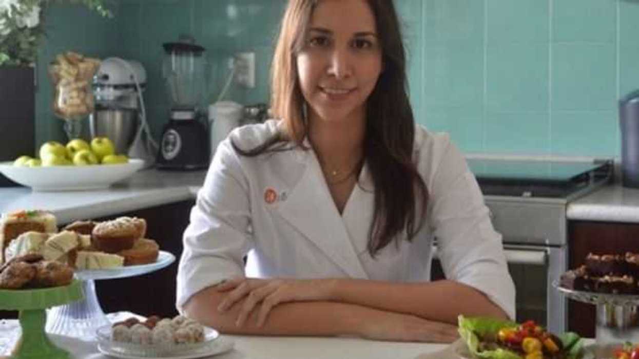 chef-karla-hernandez-pone-sabor-a-platillos-gourmet