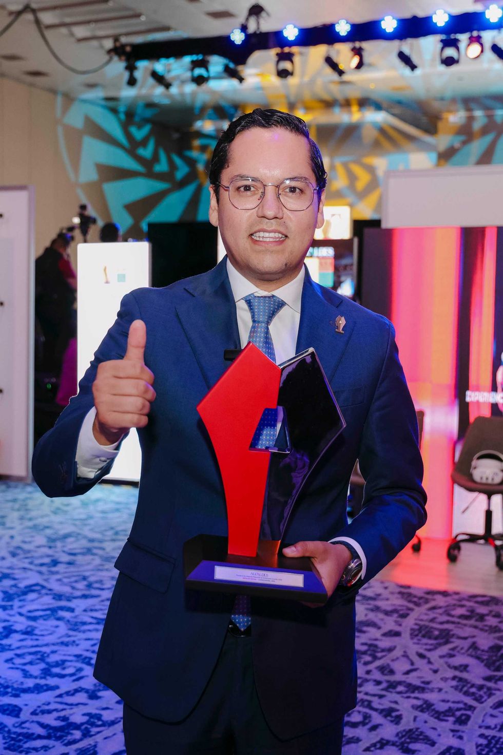 Chepe Guerrero recibe el Premio a las Mejores Pr\u00e1cticas de Gobiernos Locales por Pir\u00e1mides Cerca De Ti, Corregidora.