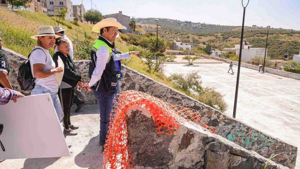Chepe Guerrero supervisa obras de pavimentación y urbanización en colonia El Paraíso de Corregidora Querétaro.