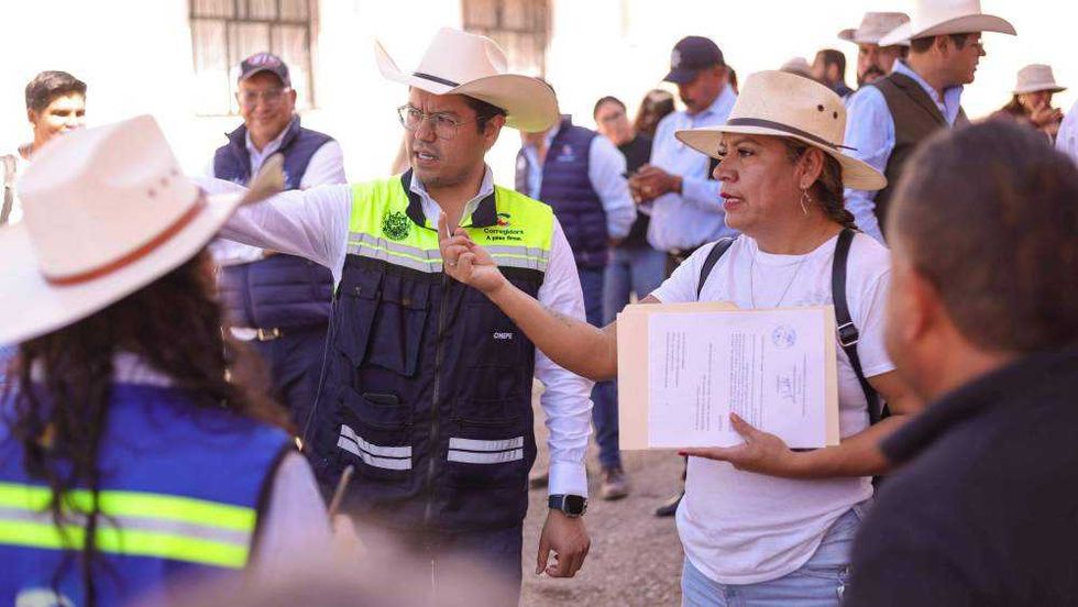 Chepe Guerrero supervisa obras de pavimentación y urbanización en colonia El Paraíso de Corregidora Querétaro.