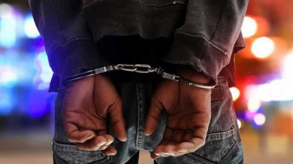 china-arresta-a-escritor-chino-australiano-acusado-de-espionaje