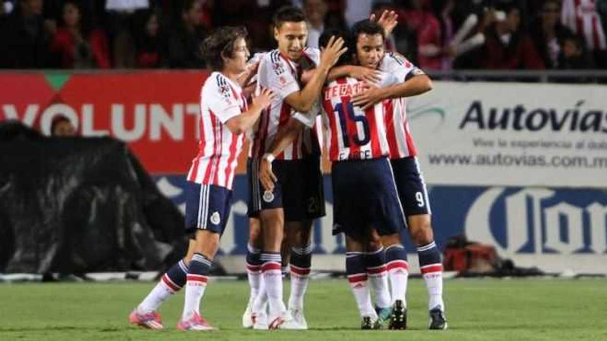 Chivas realiza su última práctica de preparación en Cancún.