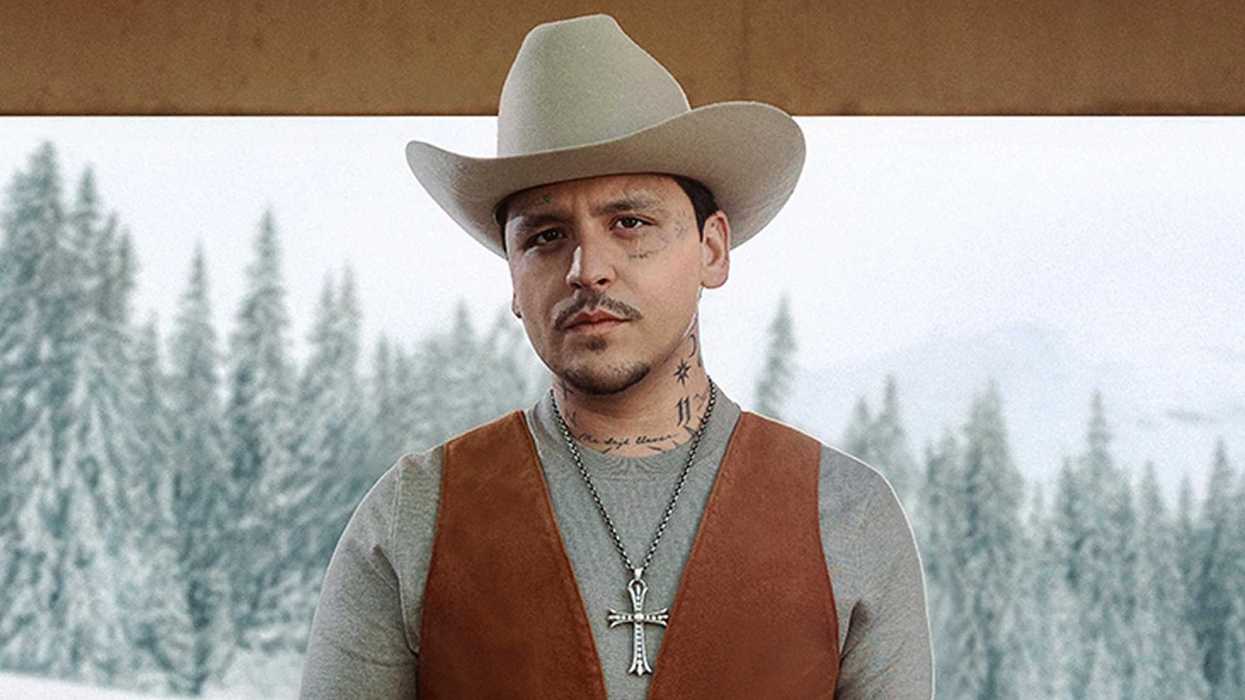 Christian Nodal durante su presentación en el Palenque de Texcoco donde habló sobre la balacera en Zacatecas