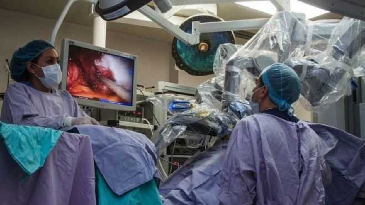 cirugia-robotica-tecnica-eficiente-en-operaciones-de-alto-riesgo