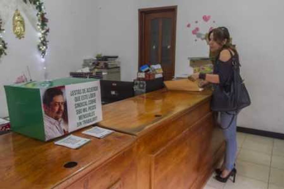 ciudadanos-opinan-sobre-salario-del-lider-sindical-01