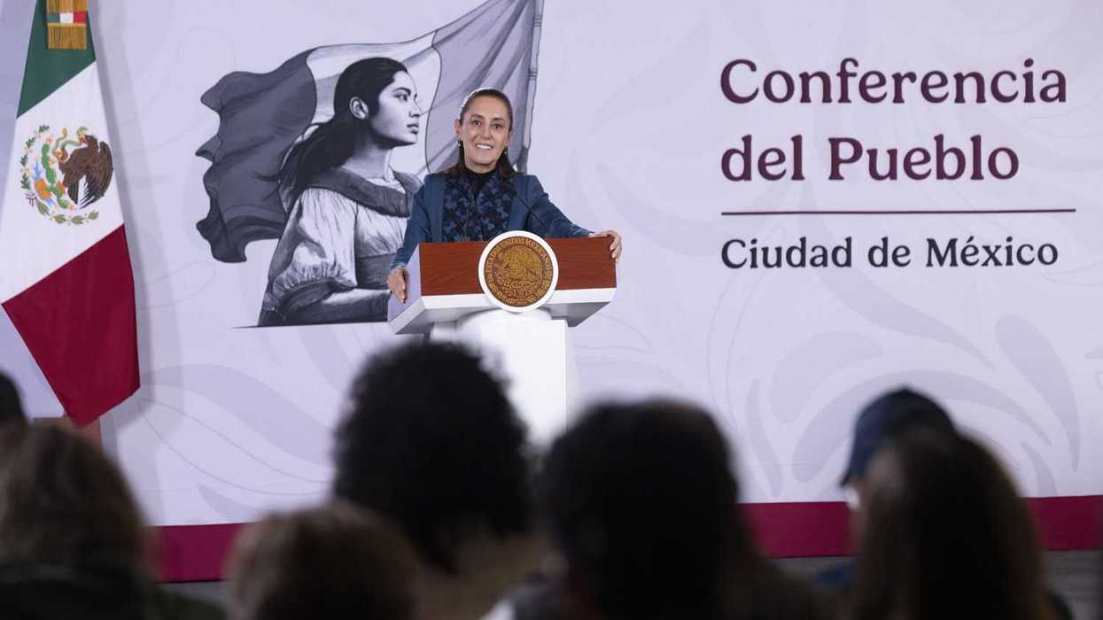 Claudia Sheinbaum durante una conferencia en Palacio Nacional, donde el Gobierno de México informó que tiene preparado un contingente militar y humanitario para apoyar a Colombia tras el sismo.