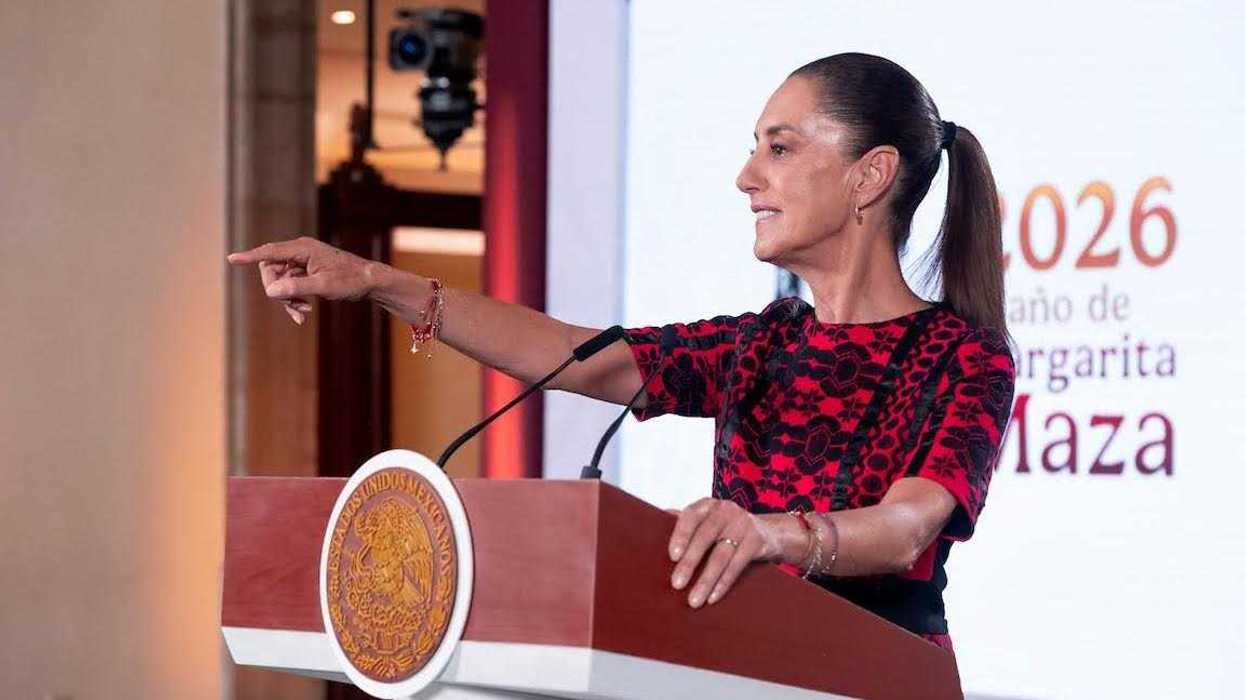Claudia Sheinbaum y funcionarios federales presentan la vía rápida para inversiones estratégicas en México.