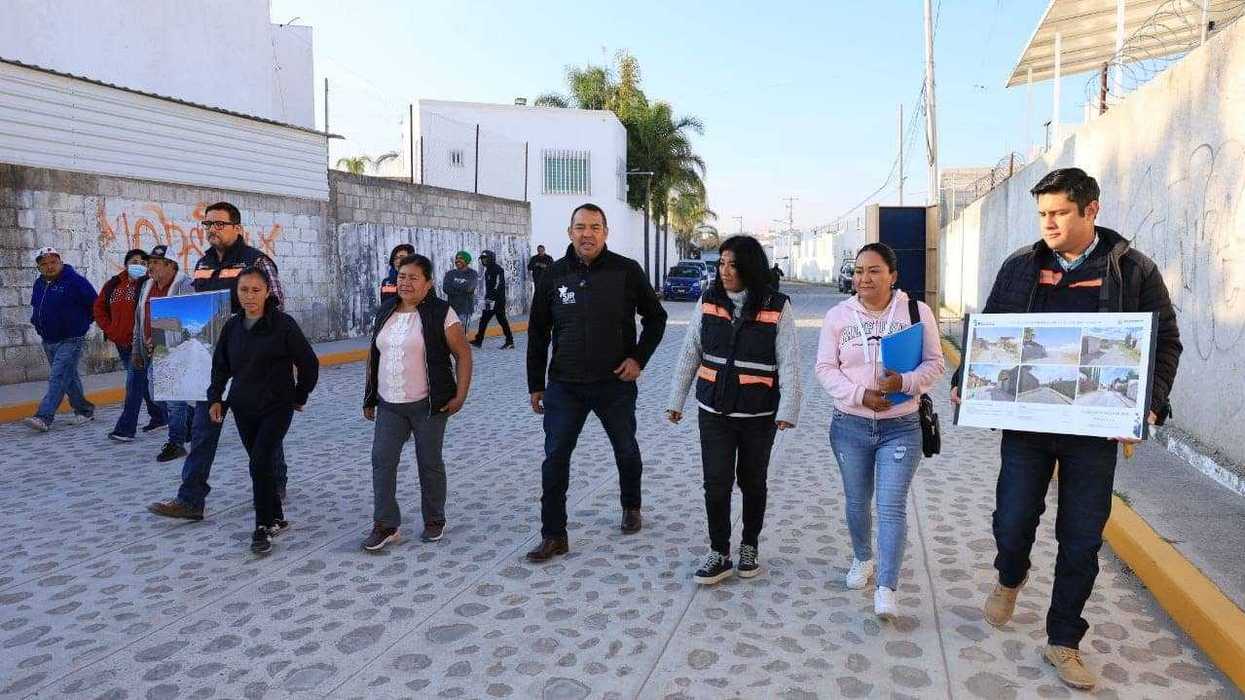 Clausura de asentamiento irregular en campaña contra fraude inmobiliario en San Juan del Río.