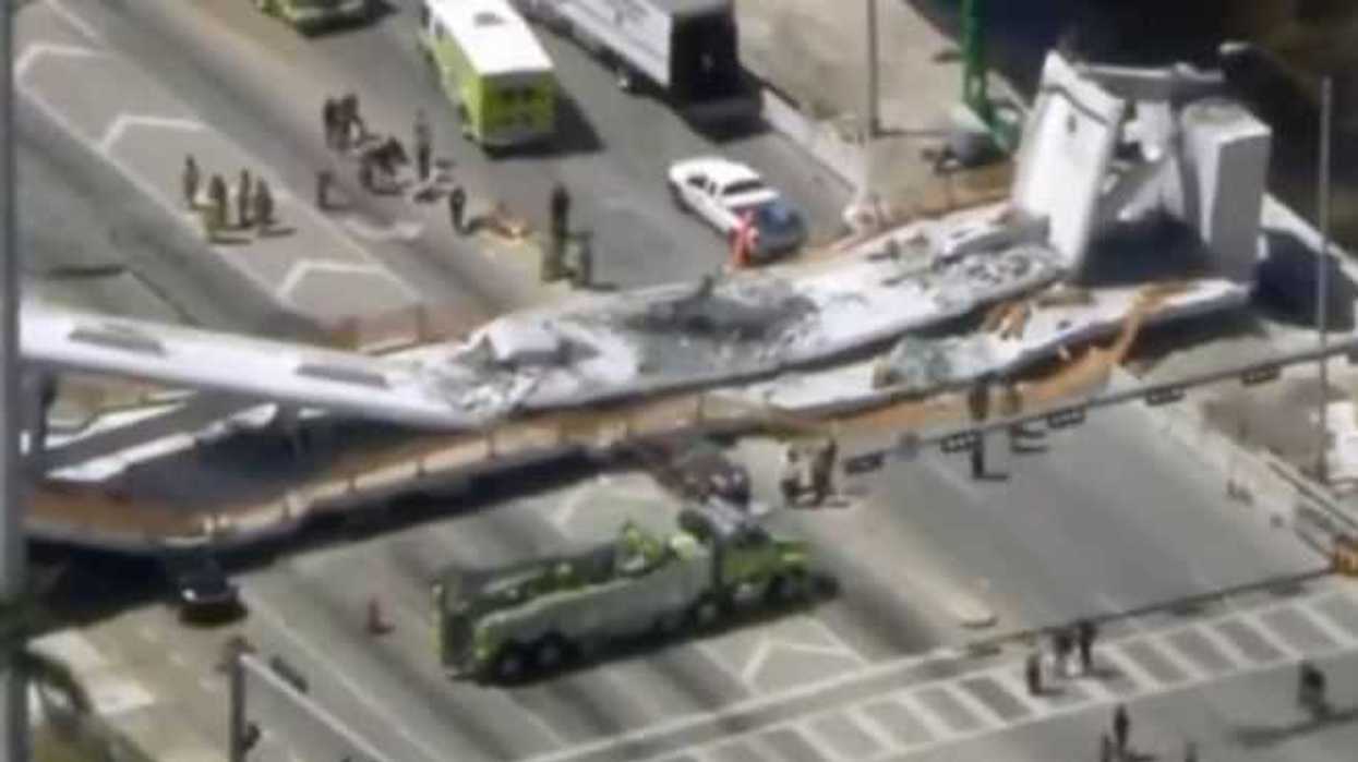 colapsa-puente-peatonal-en-universidad-de-miami