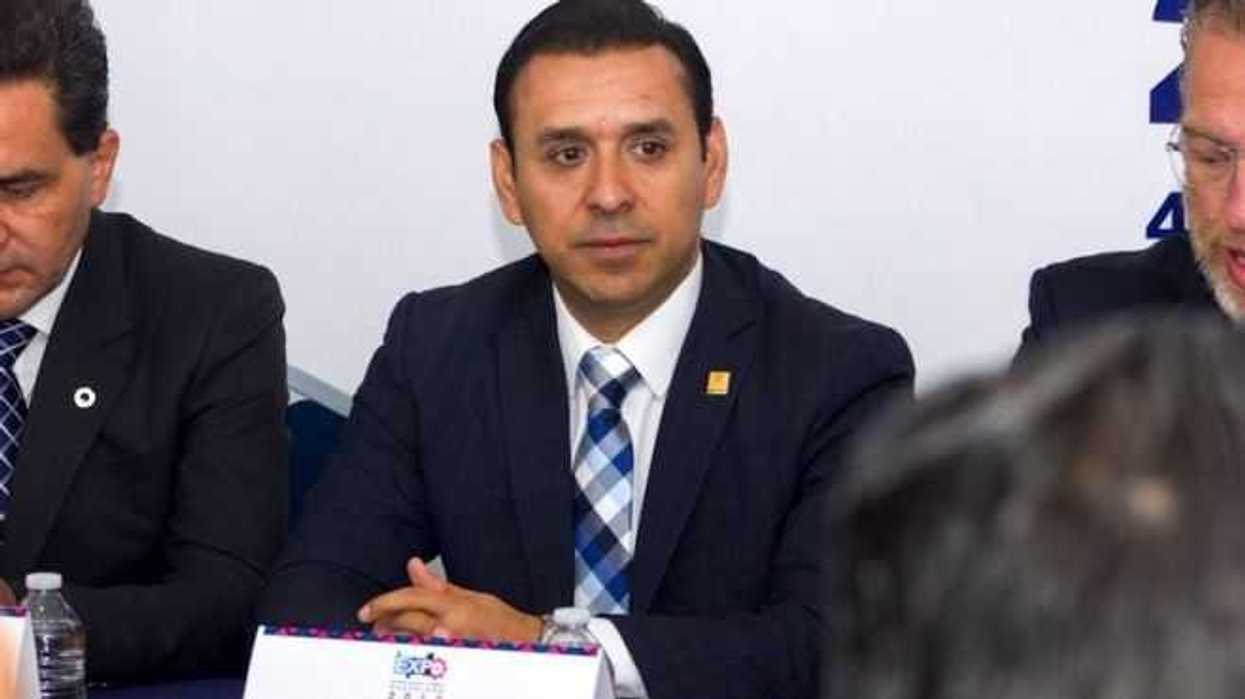 colocan-calcomanias-y-hologramas-en-negocios-para-evitar-venta-clandestina-de-alcohol