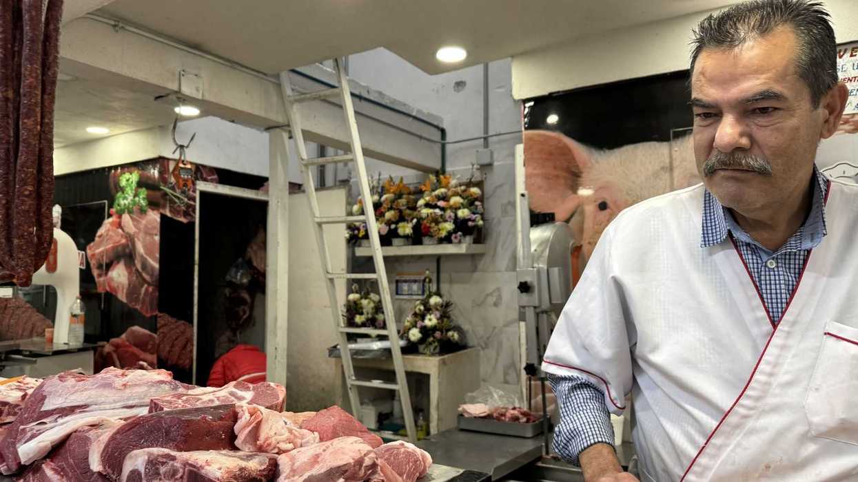 Comerciante de Mercado Juárez denuncia abusos del dirigente.
