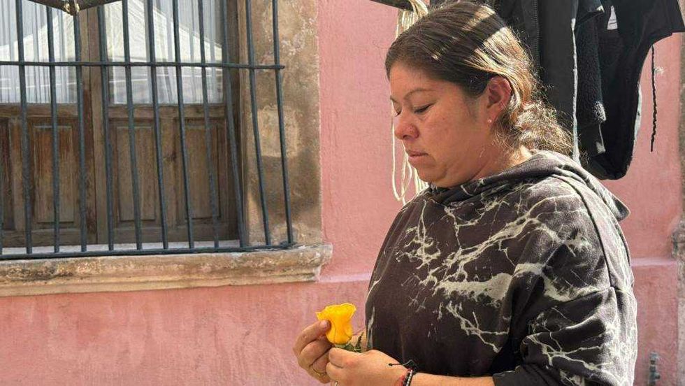 Comerciantes de flores reportan baja afluencia en Templo de La Congregación durante celebración guadalupana en Querétaro.