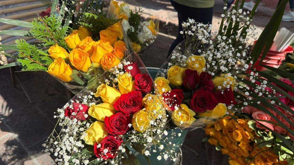 Comerciantes de flores reportan baja afluencia en Templo de La Congregación durante celebración guadalupana en Querétaro.