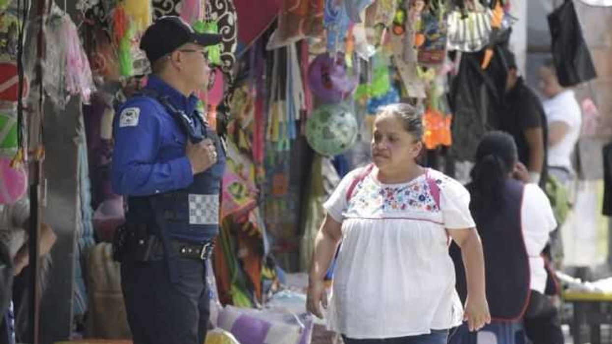 comerciantes-de-iztapalapa-aumentan-sus-ventas-dicen-gracias-a-dios
