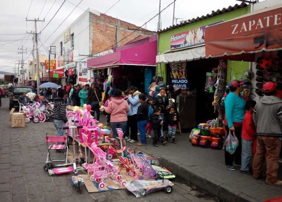 Comerciantes solicitan apoyo a municipio, en San Juan del Río