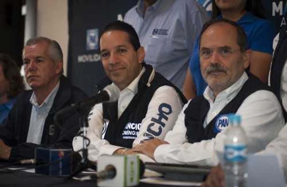 Compromete Pancho Domínguez transporte gratuito a adultos mayores en Querétaro