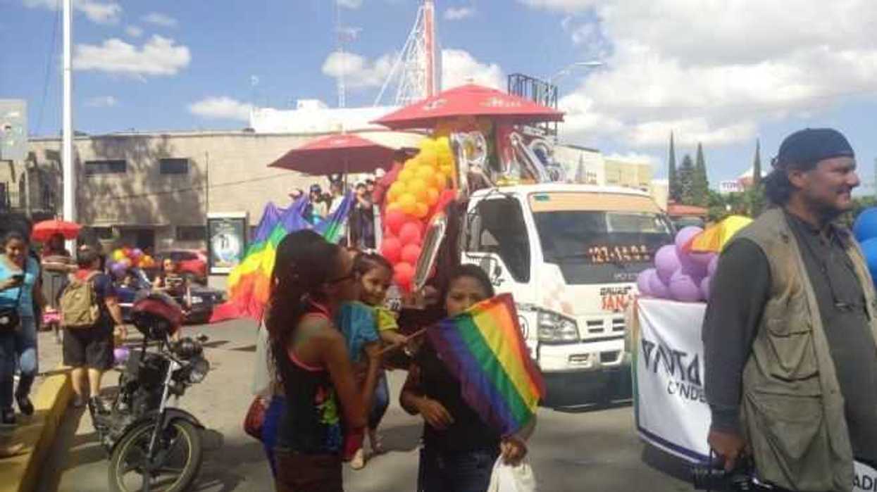 comunidad-lgbttti-marcha-por-calles-de-la-ciudad-de-san-luis-potosi