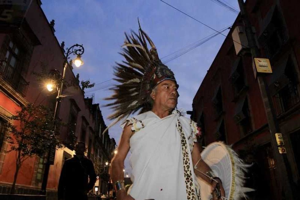 concheros de queretaro piden a amlo apoyo para evitar construcciones