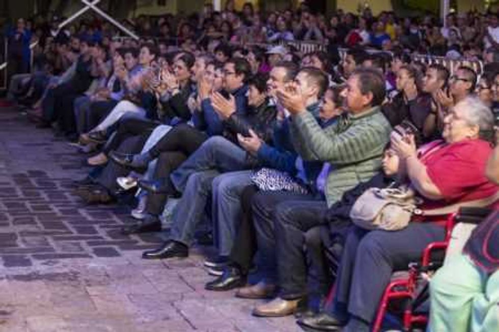 concierto las trres grandes plaza independencia 6