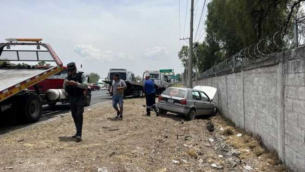 Conductor de golf en estado de ebriedad causa accidente en la México Querétaro.