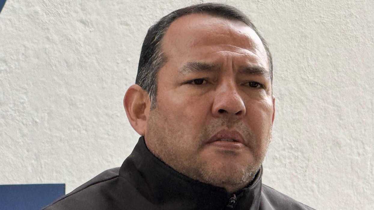 Conferencia del alcalde Roberto Cabrera Valencia sobre obras complementarias del tren México-Querétaro en San Juan del Río, Querétaro