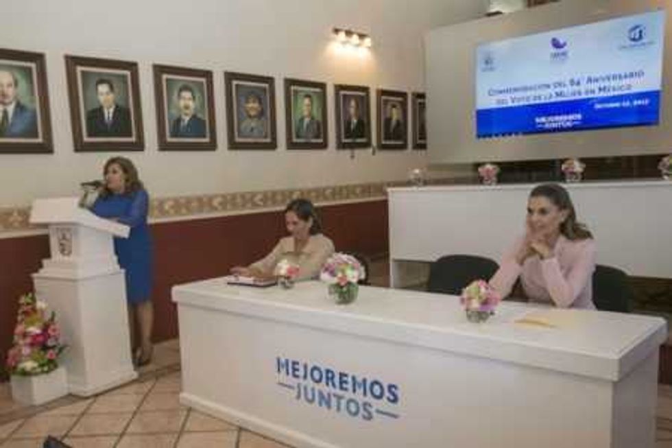 conmemoran 64 aniversario del voto femenino en san juan del rio6