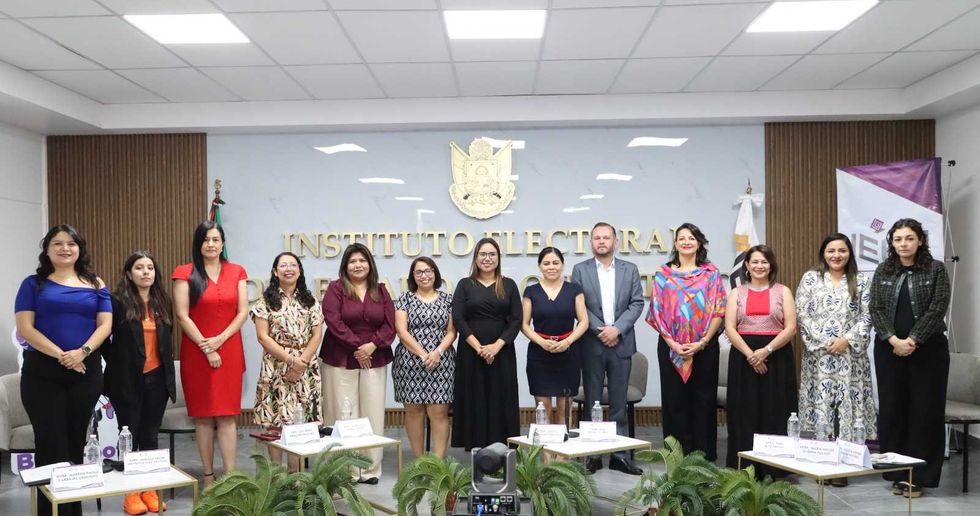 Consejeras del IEEQ y representantes de seis OPLE durante encuentro sobre tecnolog\u00eda electoral en Quer\u00e9taro