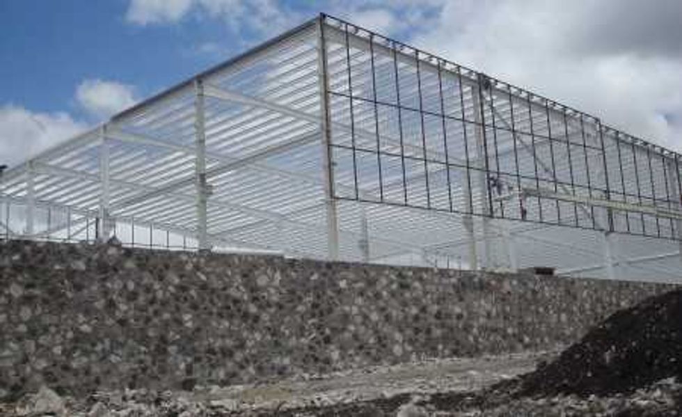 Construcción de la Empresa Lindes.