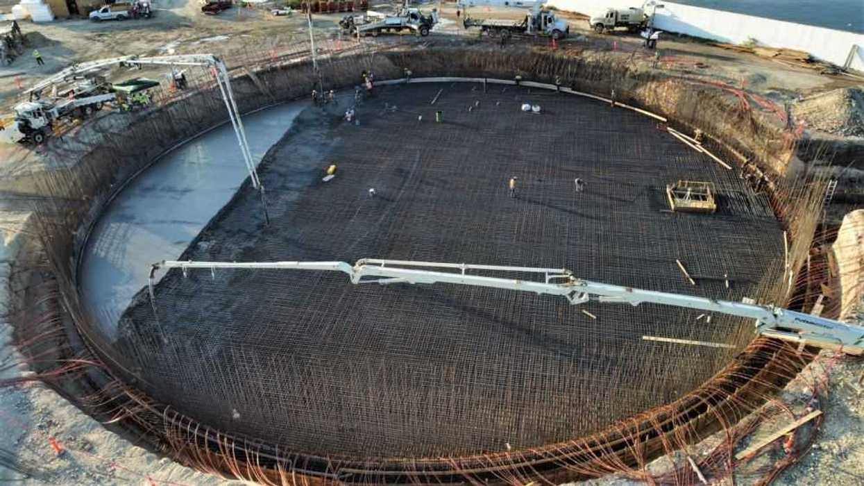 Construye CEMEX tanque gigante en Nuevo León para abasto de agua.