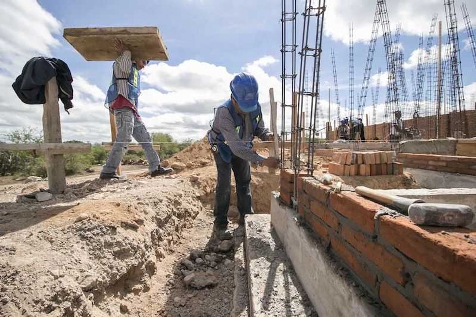 construye memo vega casa de salud en arcila san juan del rio 6