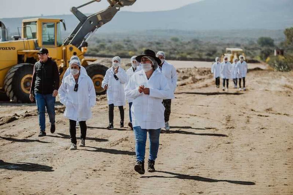 Construyen en San Juan del Río invernadero de jitomate