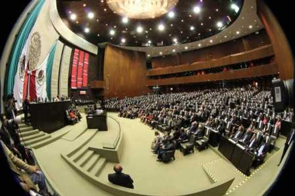 CONTINUA SESIÓN EN PLENO DE LA CÁMARA DE DIPUTADOS