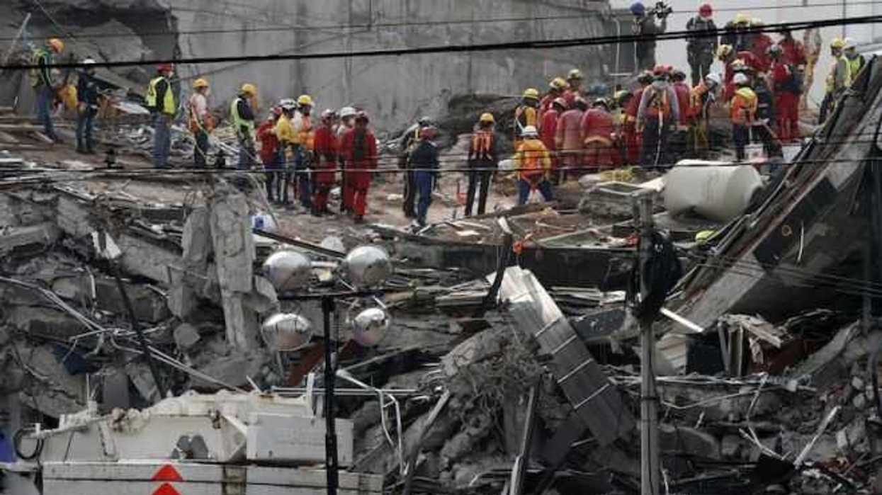 Continúan los trabajos de remoción de escombros